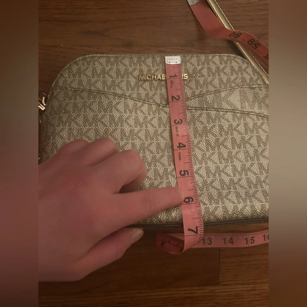 Michael Kors Jet Set Travel Medium Logo Dome Crossbody Bag W/ Gold Hardware